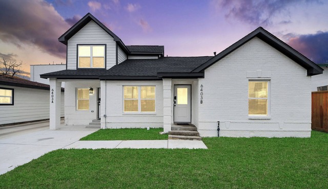 The Ivory House- Gated 2BR Urban Escape- Downtown HTX- Medical Center