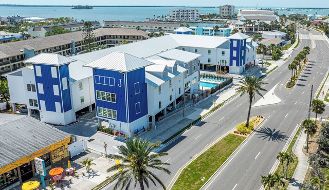 The J Hotel Dunedin near Honeymoon Island State Park, an Ascend Collection Hotel