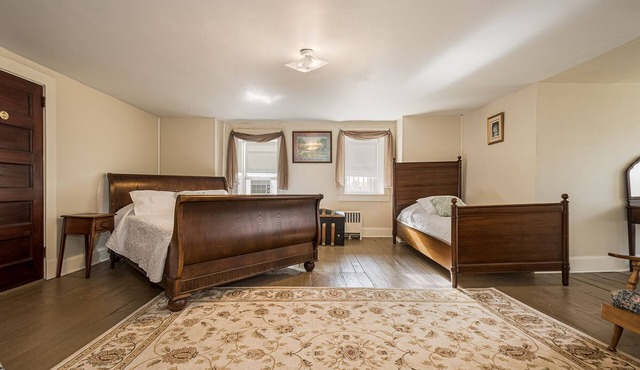 The Jackson | Historic Victorian Inn Room
