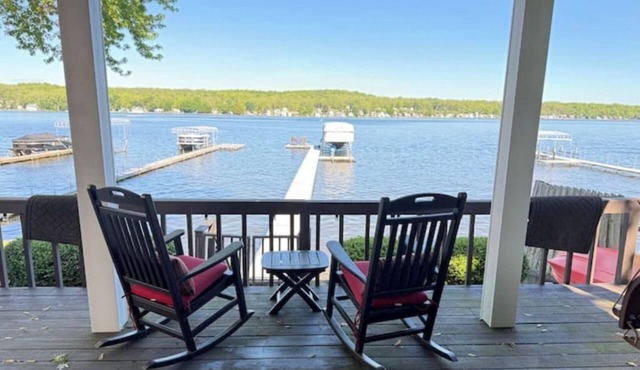 The JacqShaq – Lakefront Getaway on Conesus Lake!