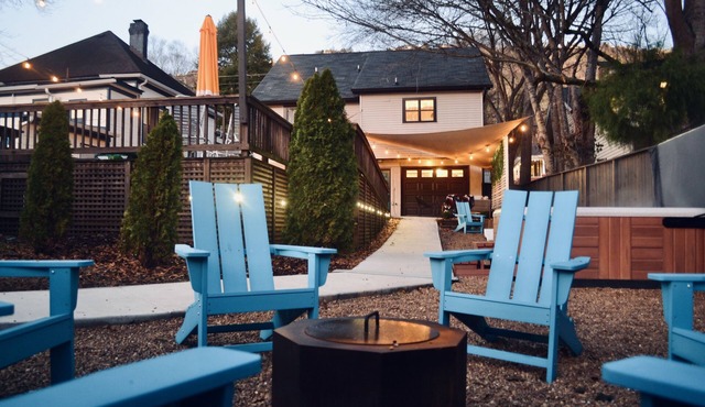 The Jade | Stunning, On Walking Path w Hot tub & Pool