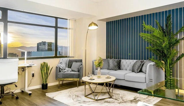 The James Highrise - Fast Wi-Fi, City View, WFH