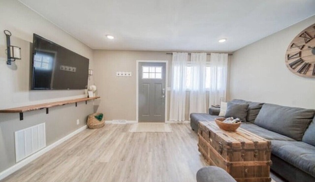 The James Stay on Historic Route 66 minutes away from Wineries & Restaurants