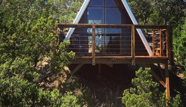 The jAy frAme A Texas hill country treasure