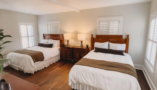 The Jefferson Inn Downtown Southern Pines Deluxe 2-Queen Suite