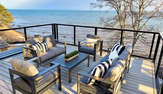 The Jenswold House on Lake Superior with Panoramic Views and Lake Access