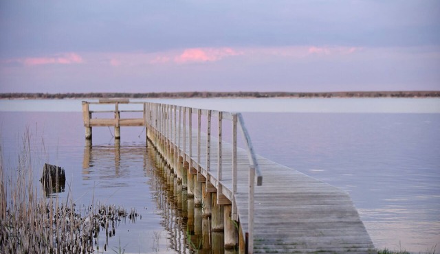 The Jetty Hut - Water Front Stay Lake Bonney Riverland
