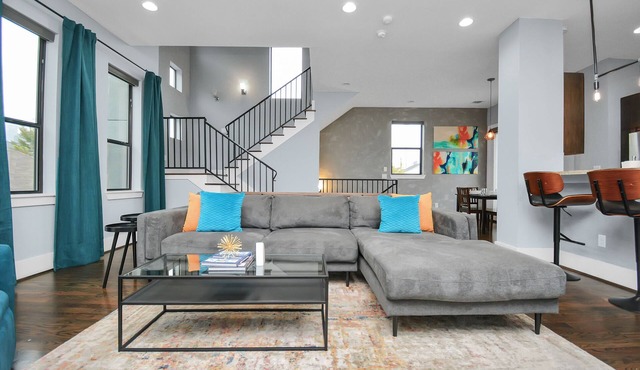 The Jewel At Webster | Skyline Views | Sleeps 10