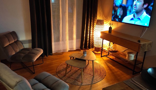 The jewel of the Périgord. Swimming pool, balcony and parking