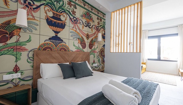 The Joaquin Sorolla Apartment III by Florit Flats
