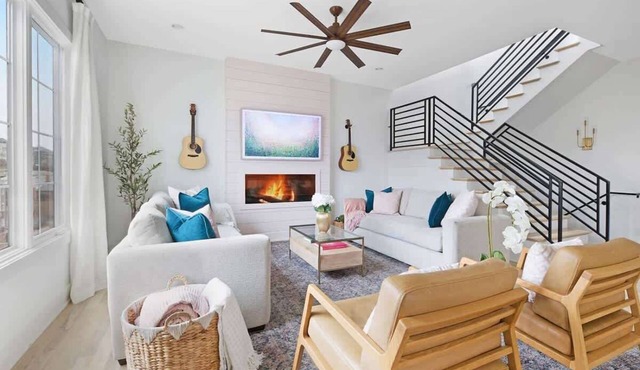 The Jolene – Rooftop w/Firepit, Close to 12 South