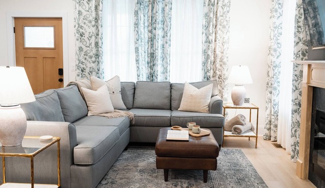 The Jolly Rancher: Sleeps up to 6 guests, hot tub & patio, 5 mins to Hershey