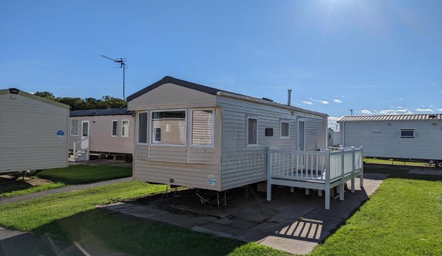 The Jones's Family Caravan with private decking - Presthaven