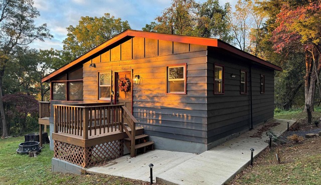 The Juniper Cabin Cozy Hideaway w/Hot Tub