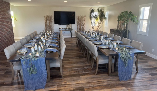"The Juniper"-Gathering Tree's Ultimate 12 suite Downtown Group Stay