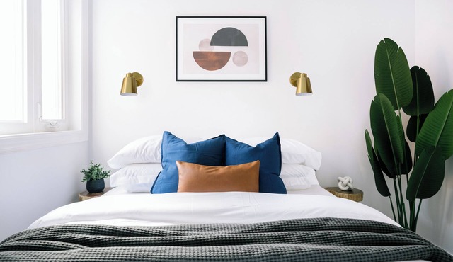 The Juniper Room | Private Queen Bed