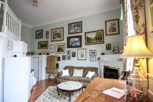 The Jypsy Inn - The Royal Suite Bracebridge
