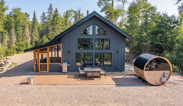 The Kawishiwi Lakeview Cabin with Private Sauna