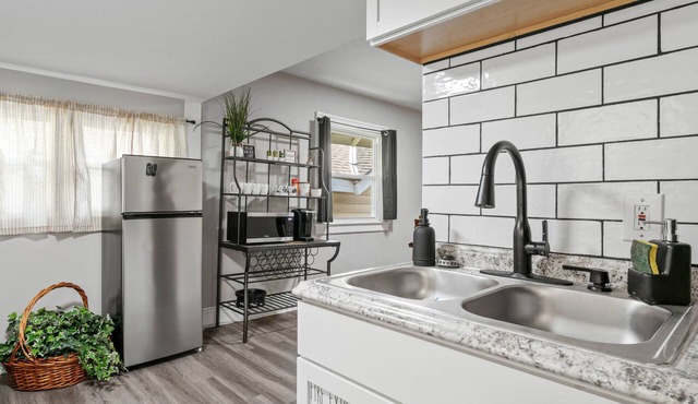 The KC Dream Den: Charming 3BR, Pets Welcome!