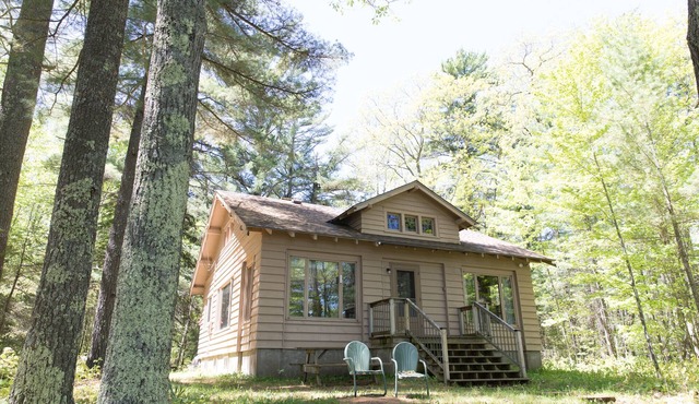 The Keith Farm Cabin, right on peaceful BIG Lake -48 acres!