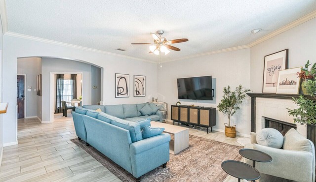 The Kendall | Cozy Home and Pool