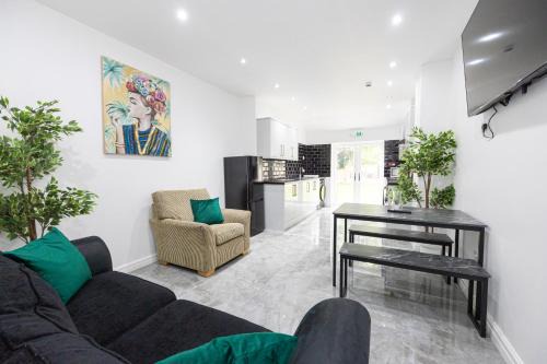 The Kent- Luxury Rooms