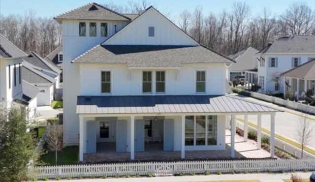 The Kentwood- A Luxury Home in Baton Rouge- minutes from LSU and downtown!