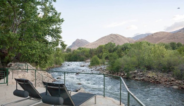The Kern River House: Lookout House Private Riverfront Access Fireplaces Dog OK