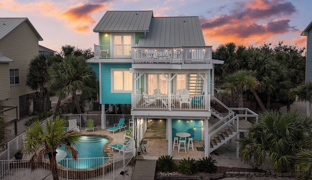 The Key Lime Cottage - A Perfect Beach Retreat, with a private heated pool!