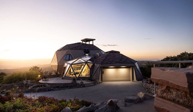 The KingDome: A Unique, Royal Experience w/Hot Tub | Gym | Steam Room & Views!