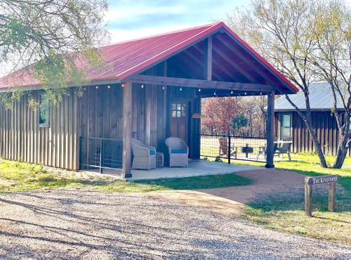 The Kingfisher Cabin 15MIN to Magnolia Baylor