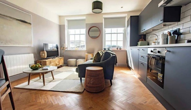 The Kings Springs - Central