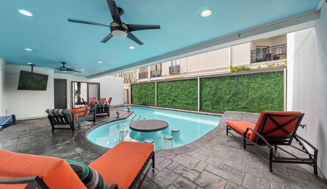 The Kirby Retreat–Luxe Stay w/Heated Pool, King Size Beds, Garage & Games