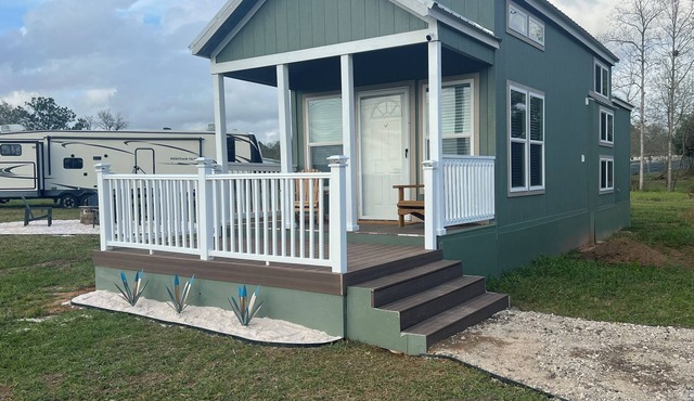 The KIWI VILLA - 15 miles to the Beach and 4 miles to the city of Foley