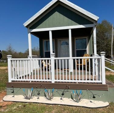 The KIWI VILLA - in Foley- 15 miles from the Beach
