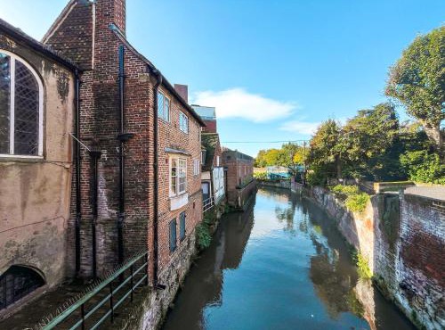 The Knights Apartment, Eastbridge Hospital