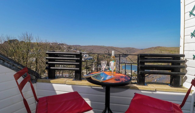 THE KNOLL, family friendly, country holiday cottage in Looe