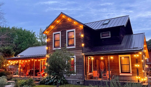 The Knotty Oak - 3 Houses/Sleeps 26 in Philo - Weddings/Retreats/Families