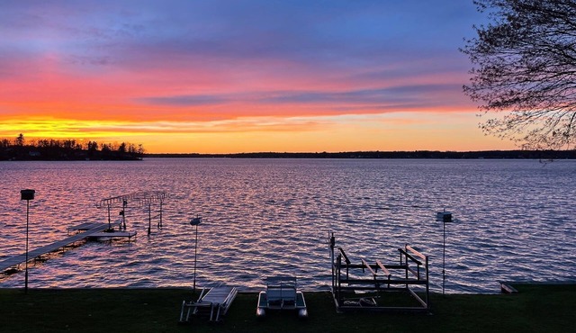 The Knotty Pine Retreat on Hess Lake