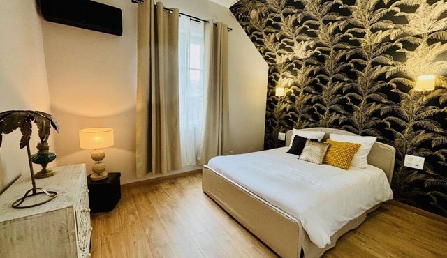 The KoZy – Chic Apartment Facing Vendôme’s Historic Castle