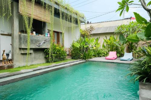 The Kumpi Bali by The Lavana