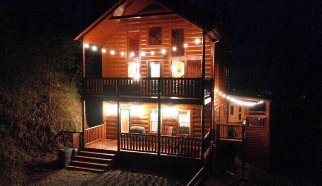The KunTree Cabin in the Pigeon Forge