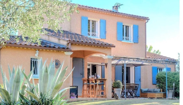 The "Loane" villa in St Paul trois Chateaux