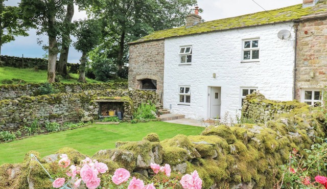 THE LA'AL CRAGG, romantic, with open fire in Kirkby Stephen