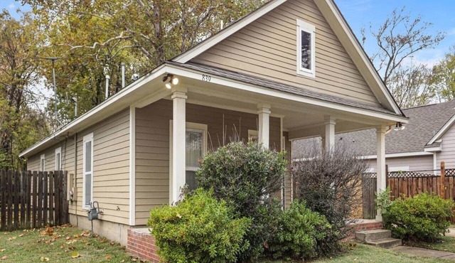 The La Petite Haven of Woodlawn w/Backyard Lounge