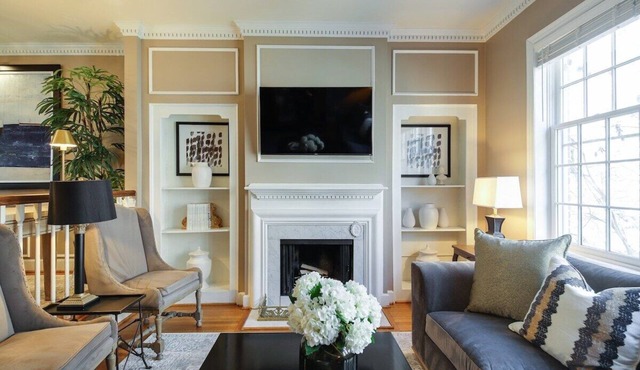 The Lafayette House near Market Square