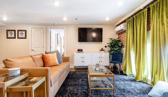 The Lafitte - Historic FQ Apt. 1B/1B - 60 Day Min. Rental
