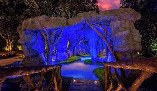 The Lagoon | Miami's Exclusive Glam Grotto
