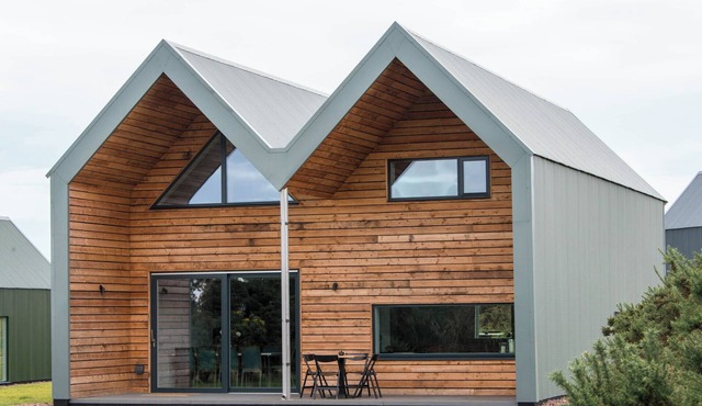 THE LAIDLAW, pet friendly, with pool in North Berwick