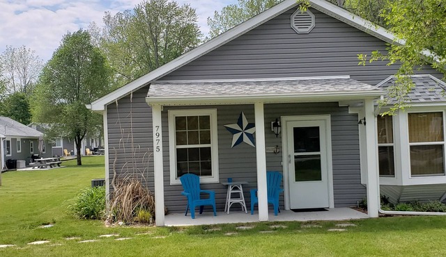 The Lake House Cottage - Sleeps 5